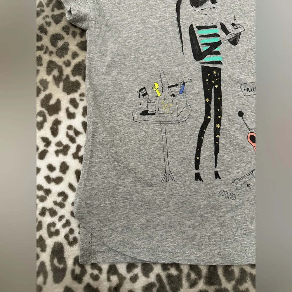 GapKids Graphic Tee in Heather Gray Size XL 12 Girls